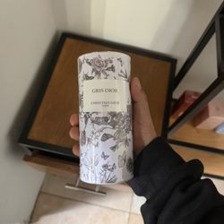 💎 Remate Premium: Perfume Gris Dior (Nuevo/Sellado)