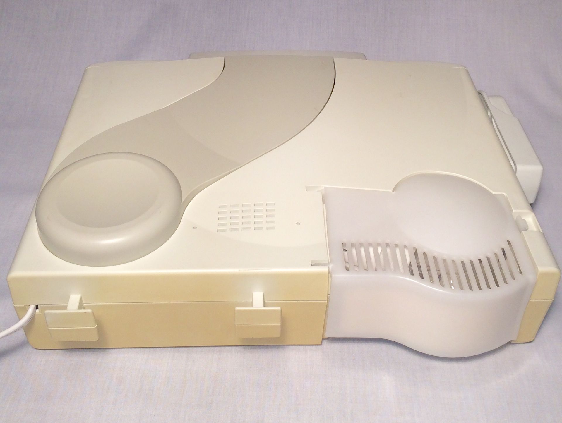 GE Spacemaker 75290 under CD player / radio w/light for Sale