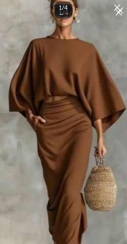 New Women's two piece Rustic Color Skirt Set in a Size Small