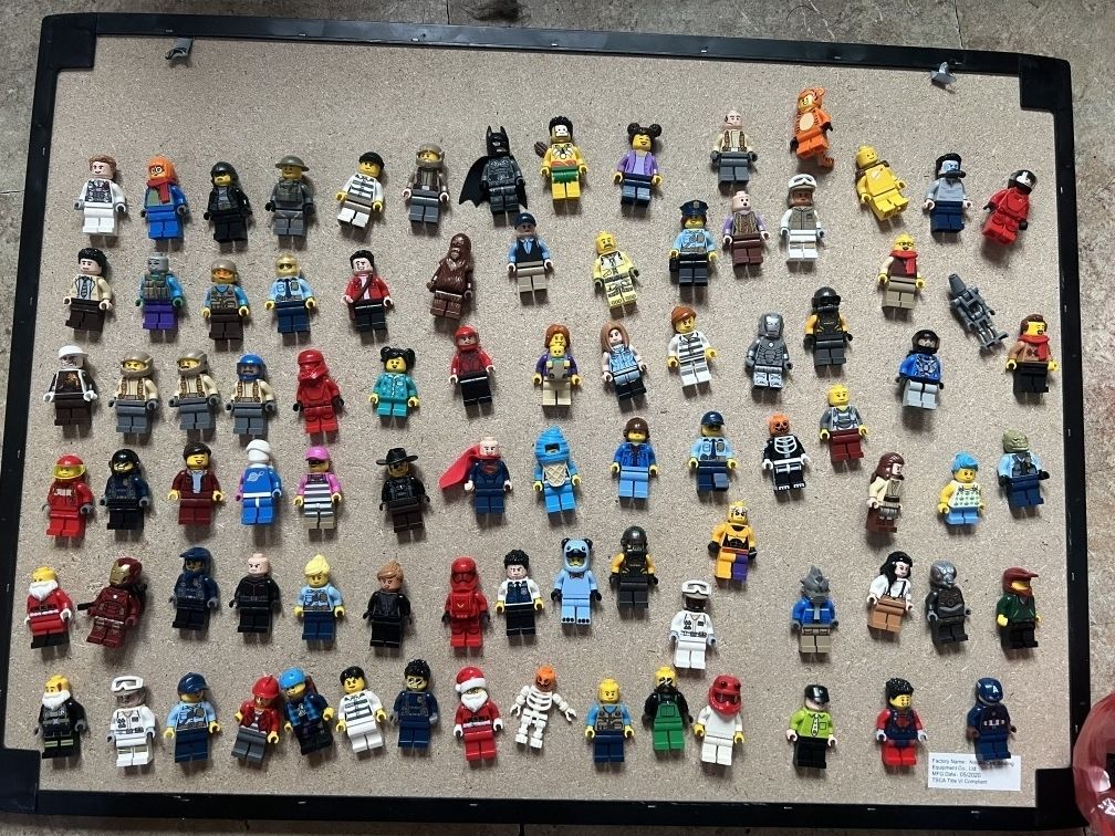 Lego Minifigs With Brickarms Bundle