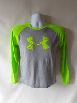 Under Armour boys green/gray boys long sleeve top size M