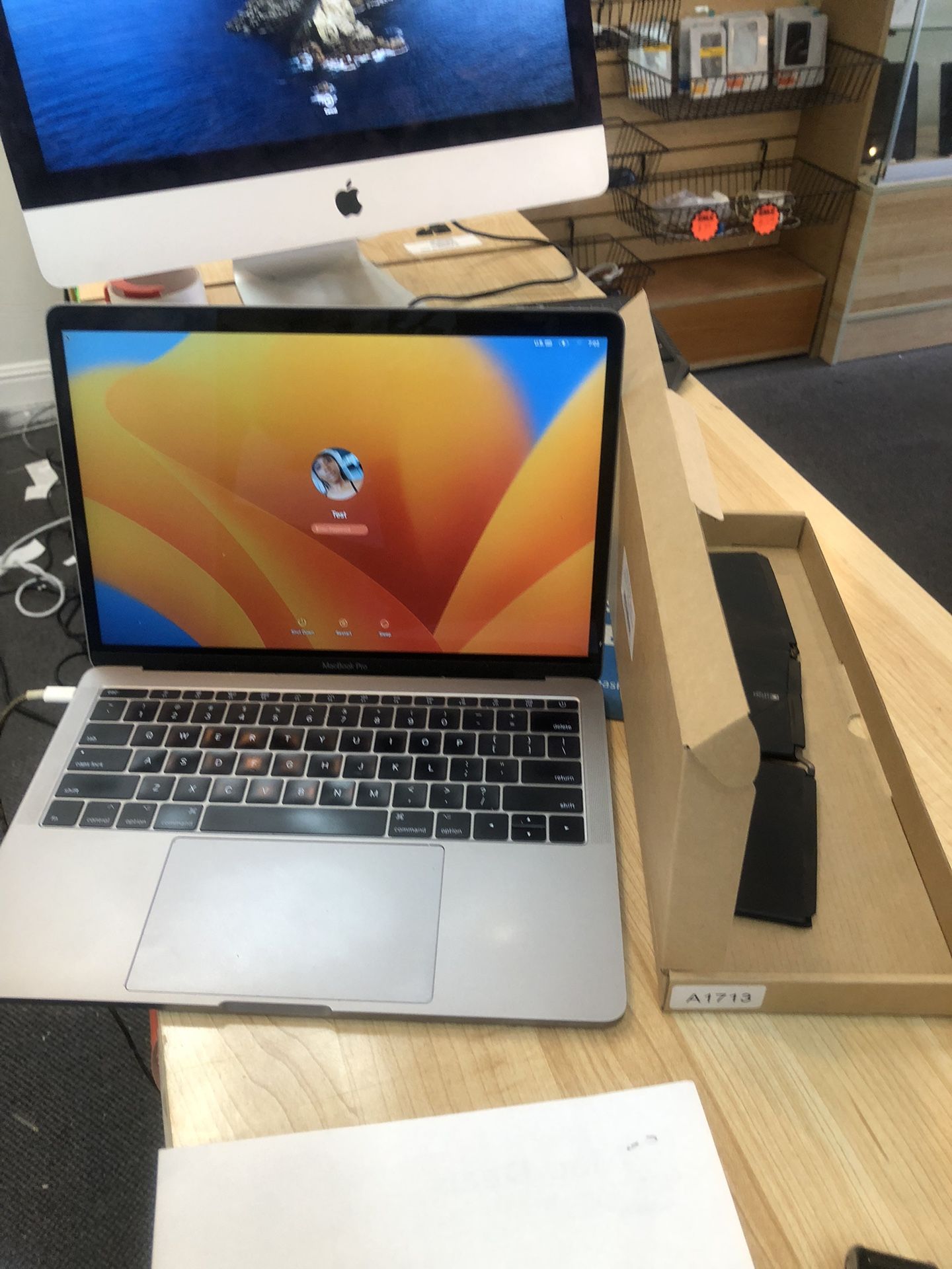 (2020) 13” MacBook Air