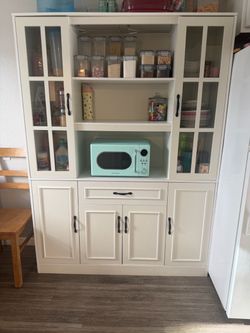 Kitchen cabinet