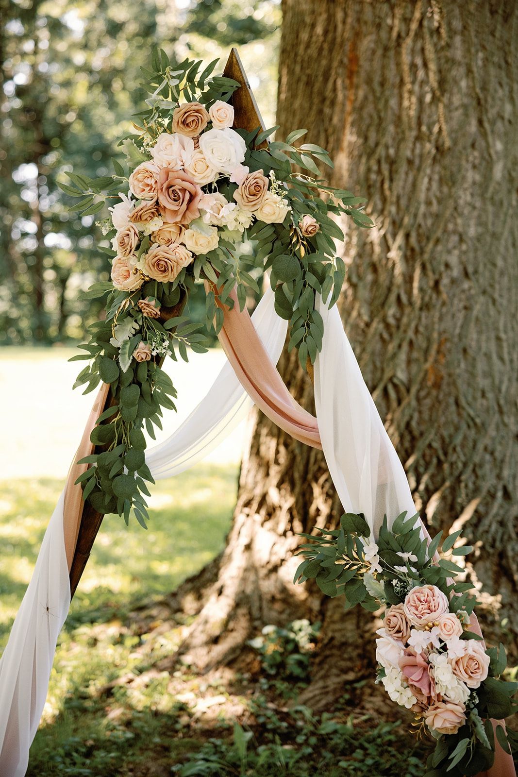 Triangle Arch with Decor