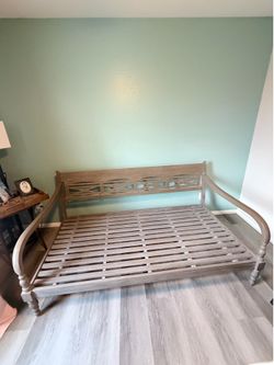 Twin sized daybed