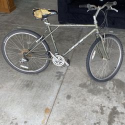 VTG GT Outpost Trail Mountain Bike