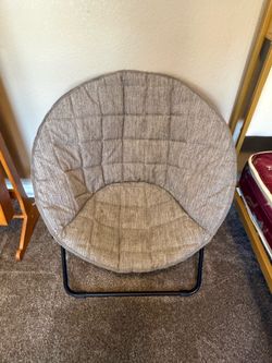 Folding saucer chair