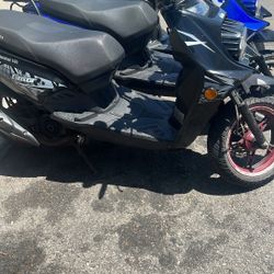 150 Gas Scooter Moped Motorcycle 