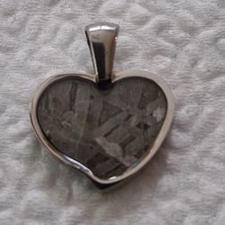 Heart Shaped Etched Aletai Meteorite Slice Pendant 2.3 g/1.4x1.6mm NO CHAIN