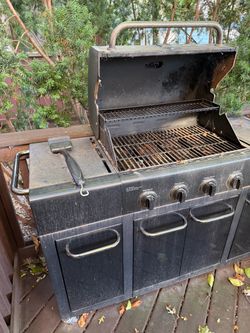 4-Burner Black Gas Grill