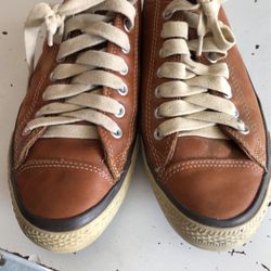 Tennis Converse Size 9 