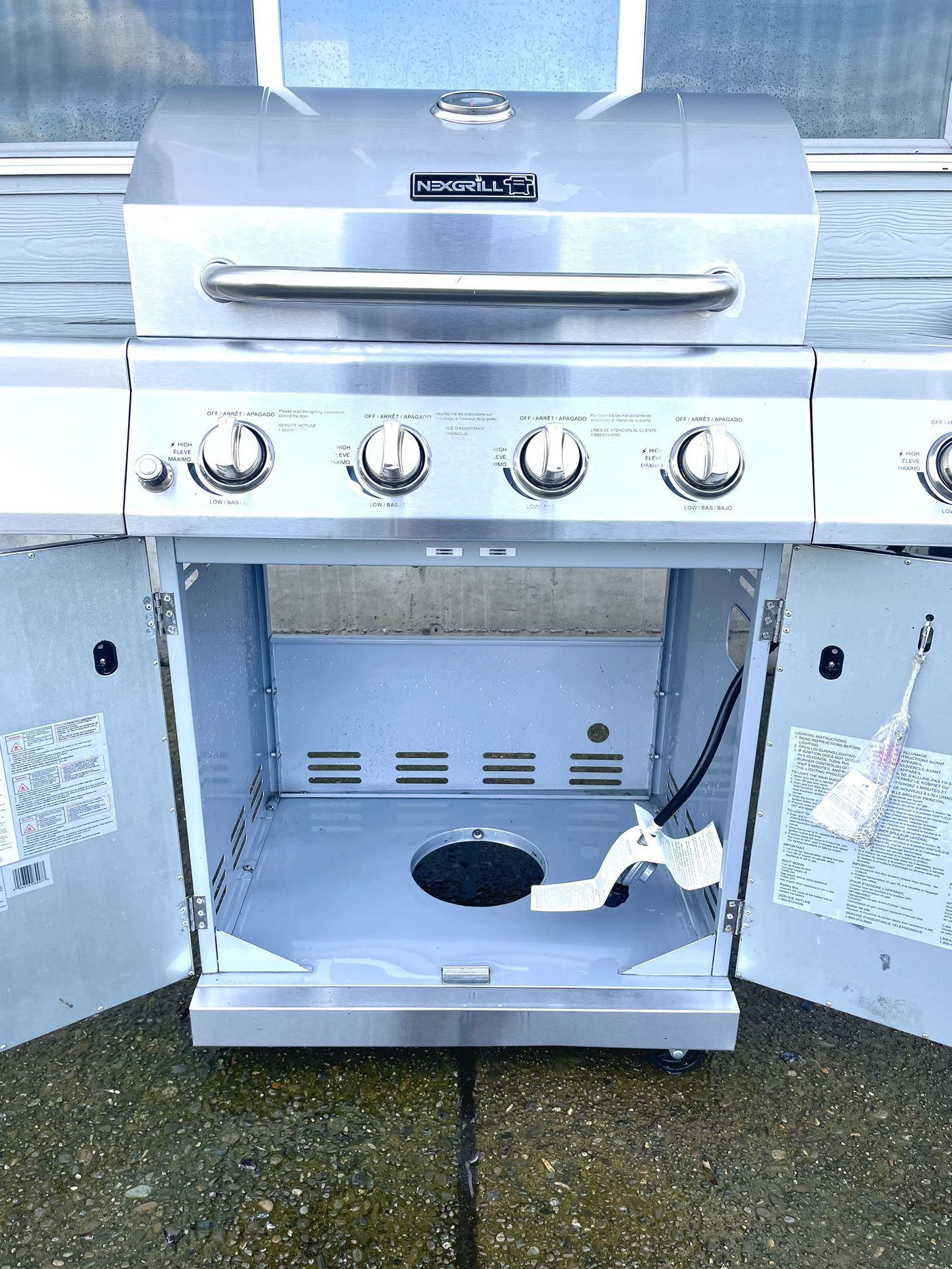 Nexgrill Stainless Steel 4 Burner Gas Grill for Sale in Wilsonville, OR
