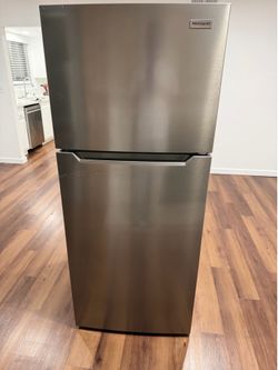 Frigidaire 17.6 Cu. Ft. Stainless Steel Top Freezer Refrigerator – Like New