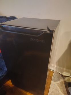3.3 cu ft mini fridge