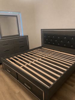 KING BED SET W/ MATTRESS