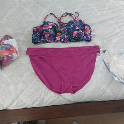 New Beautiful Bathing Suit Size 3xl.  See Photo's.  Cash Pickup Only 