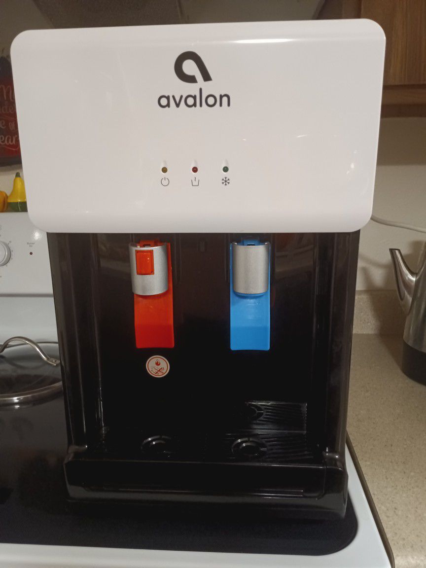 WATER   DISPENSER   BY  AVALON