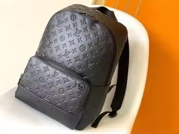 Luis Vuitton Men’s Backpack