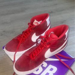 Nike SB ZOOM Blazers Mid (red)