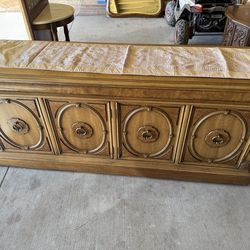 Vintage tv stand or entry way