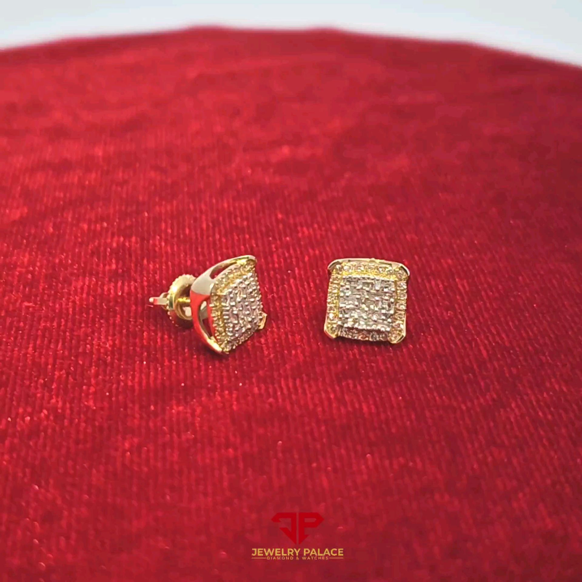 Elegant Gold Square earring with 10K Gold and 0.5 CTW of diamonds