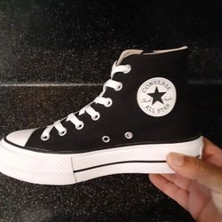 Converse Platform womens 7.5 Practicaly new 