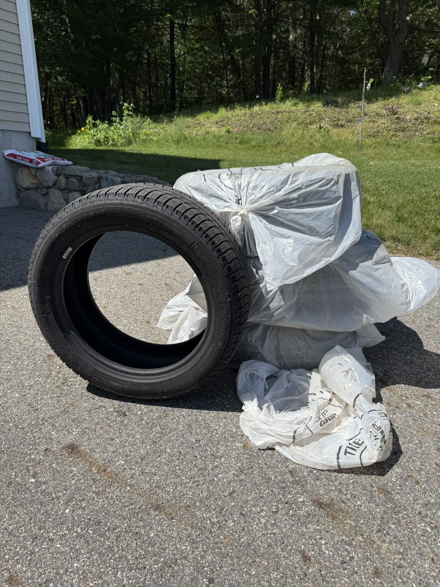 Used Michelin X-Ice XI3 Winter Tires 225/50R17H (4)