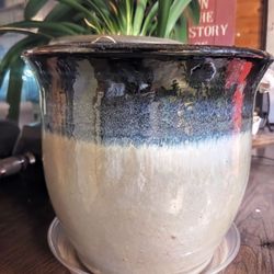 Medium Sized Ceramic Flower Pot🪴