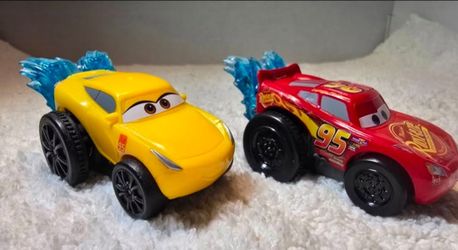 Disney Pixar Cars 3 Splash Racers Mini Car Lightning McQueen  & Cruz Ramirez (2)