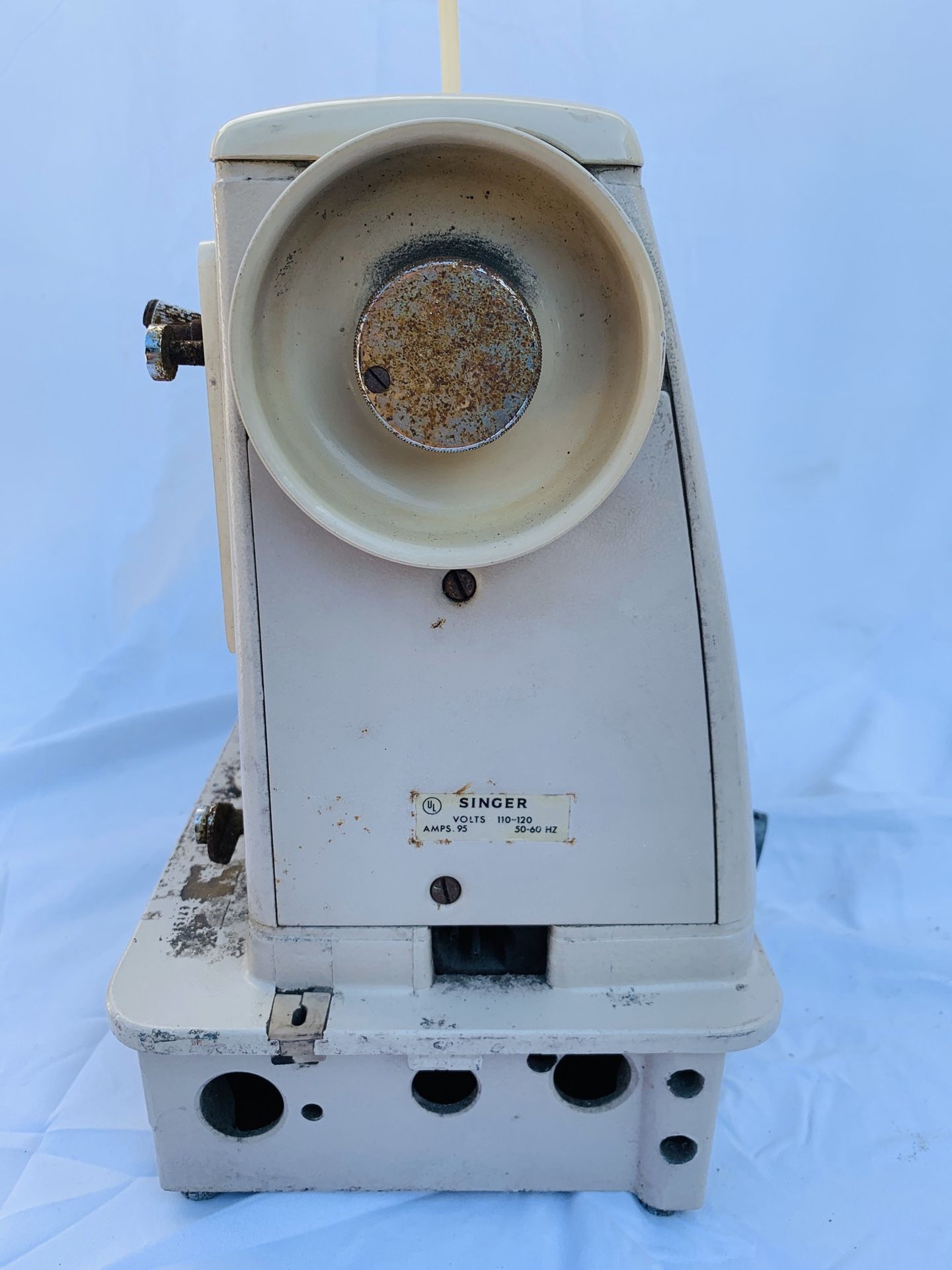 Vintage Singer Stylist Zig Zag Model 457 Sewing Machine for Sale in Los
