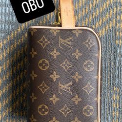 Louis Vuitton Locker Dopp Kit Monogram 