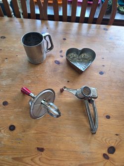 4 vintage kitchen utensils, all for $5