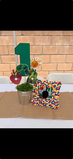 The hungry one centerpieces
