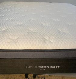King Helix Luxe Midnight Mattress - Like New