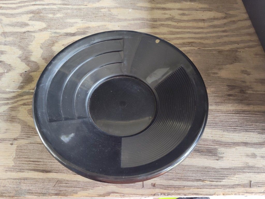 12 In Gold Prospecting Pan ( Black)