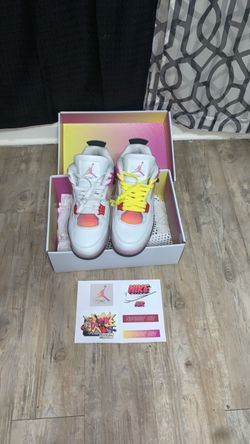 Air Jordan’s 4 SIZE 9