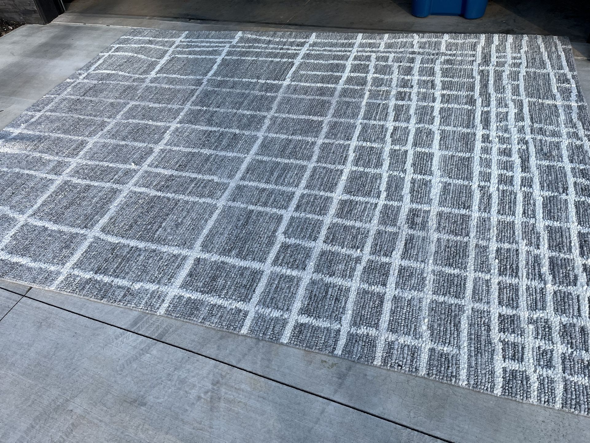 12 x 9 White & Grey Authentic Wool Rug