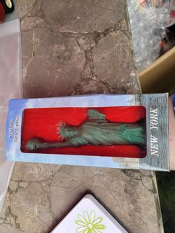 New York Statue of Liberty Refillable Table Lighter