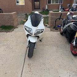 2005 Sv1000