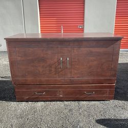 QUEEN SIZE BED FOLD WOOD FURNITURE. LENGTH 67”in  X WDTH 24 in”  HEIGHT 45” in.  