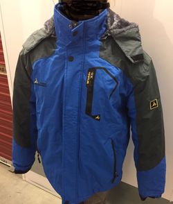 Wahtdo boy Or Women waterproof mountain jacket size Small