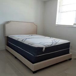 NEW QUEEN-SIZE MATTRESS AND BOX SPRING 