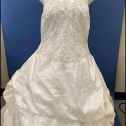 David’s Bridal White Wedding Dress - Size 24W