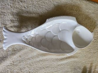 Royal Haeger Mid-Century Modern White Ceramic Fish Serving Platter, Model 854-H