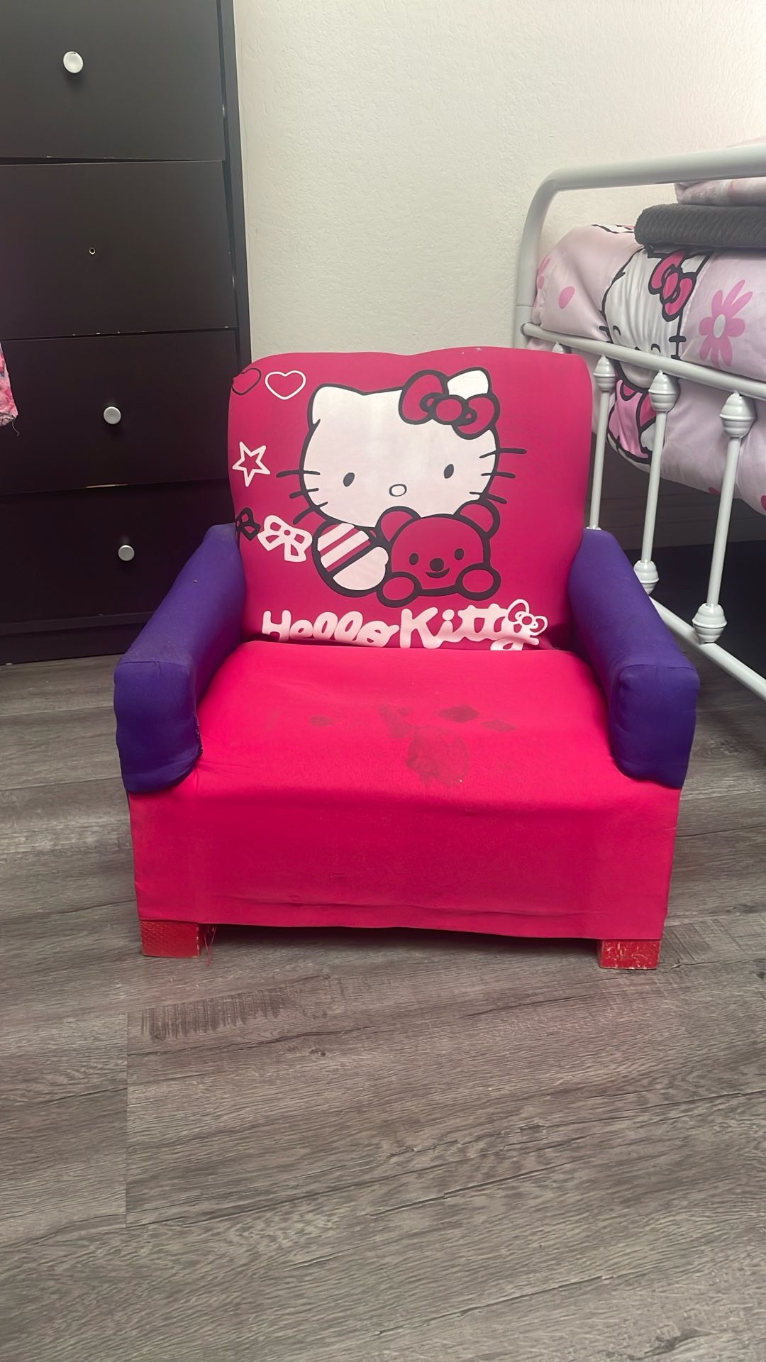 Hello Kitty Chair