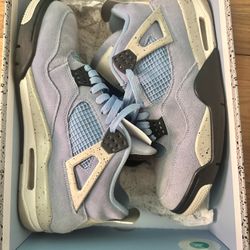 Jordan 4 UNC 