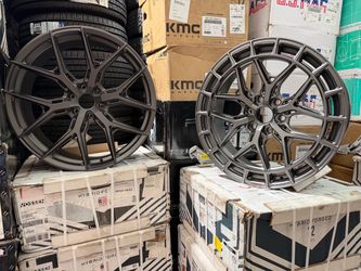 Vossen Wheels Available now 22” 6 Lug / Message for quotes !!