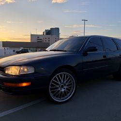 Toyota 93 Camry Station Wagon .. 