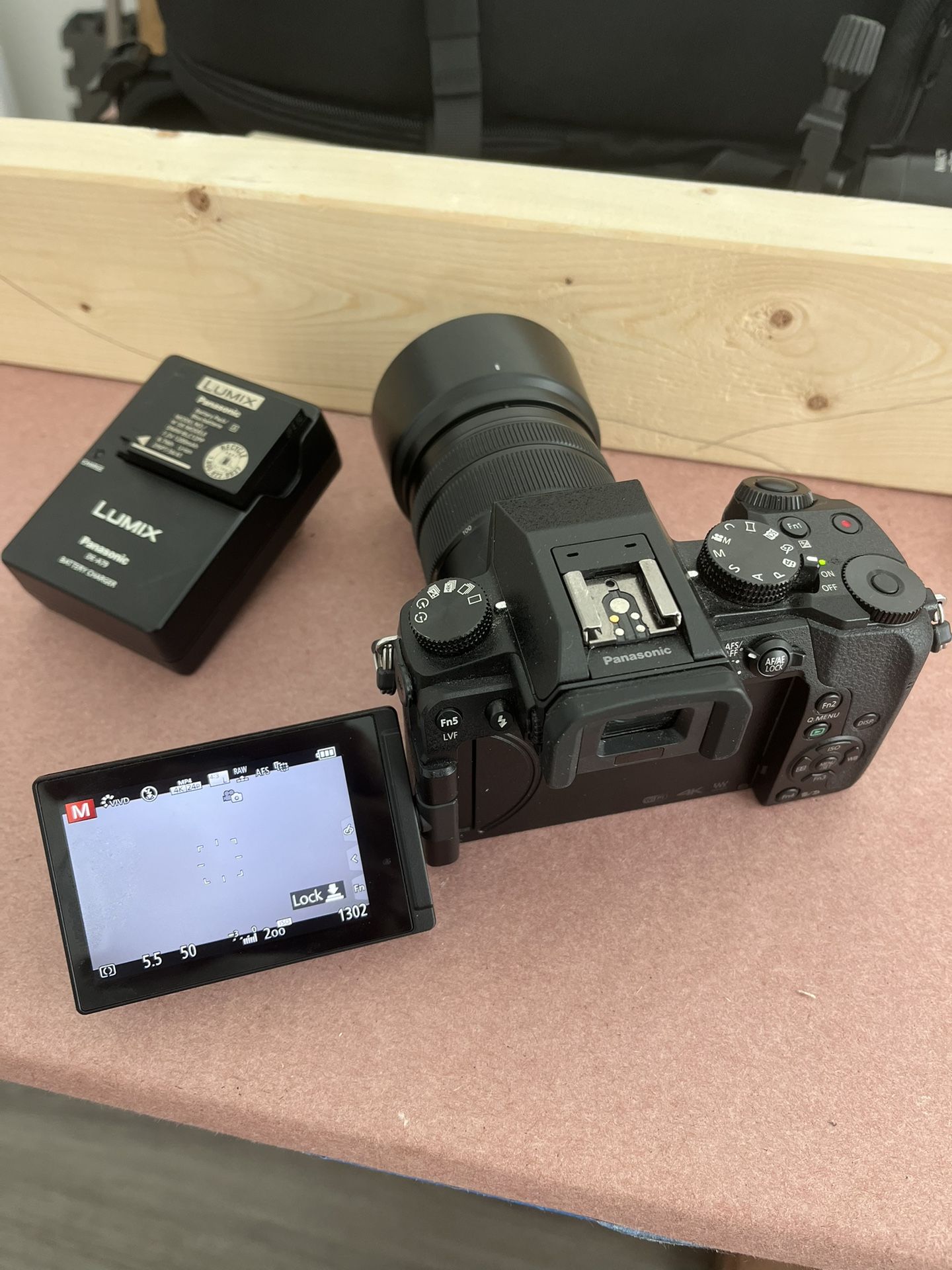 Lumix  G7