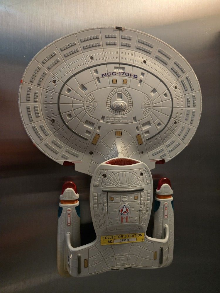 Star Trek The Next Generation Starship Enterprise 